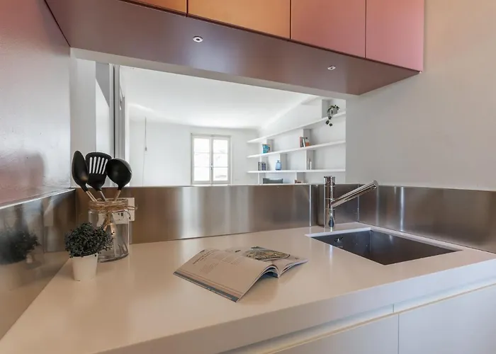 The Rent - Lovely One-bedroom In Moscova * מילאנו