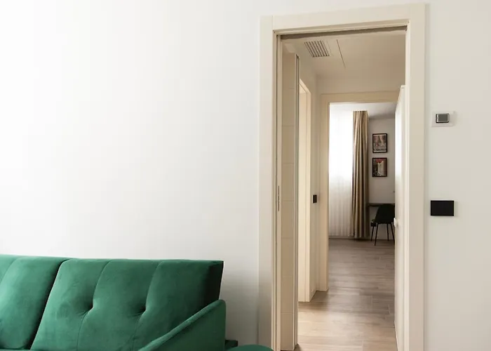 Youhosty - Montebianco 4/6 מילאנו