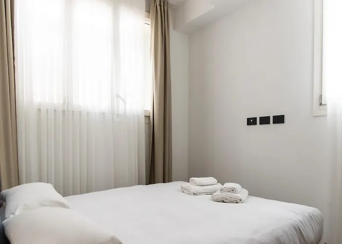 Youhosty - Montebianco 4/6 * מילאנו