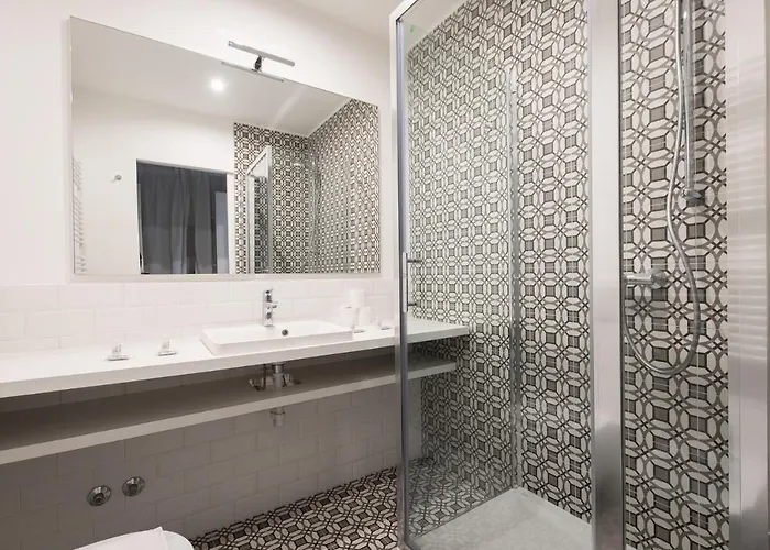 Urbino Luminoso E Apartment *