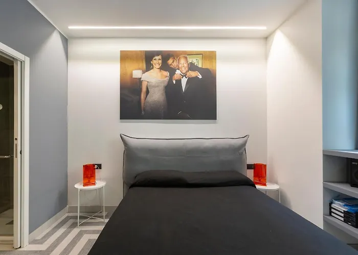 Armani House, Superior In Center Appartamento