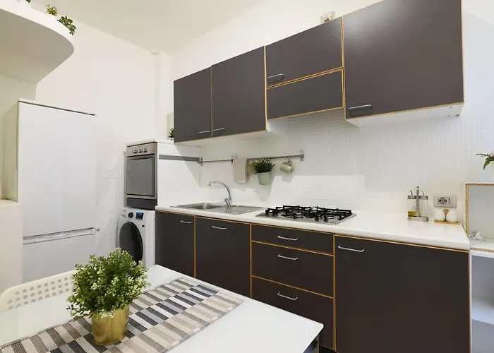 Chiara 34 - M4 Metro Blu Milánó