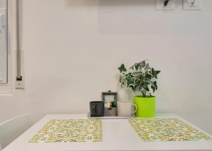 I Host - Cossa 19 מילאנו