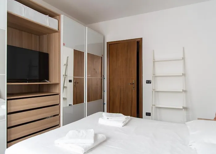 Youhosty - Boifava 48 * Milán