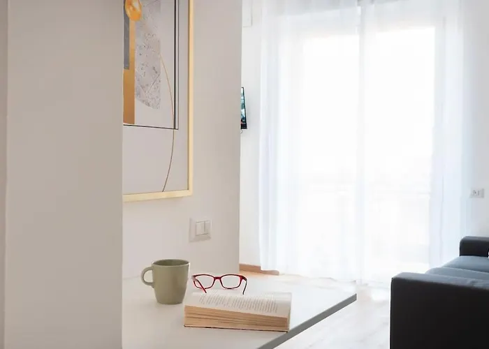 Modern House Dergano A 150 Metri Metro Lägenhet