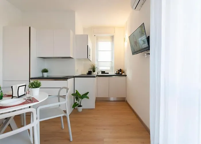 Modern House Dergano A 150 Metri Metro Lägenhet *