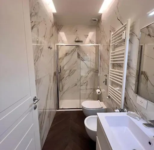 Elegante In Zona Tortona-solari Mailand