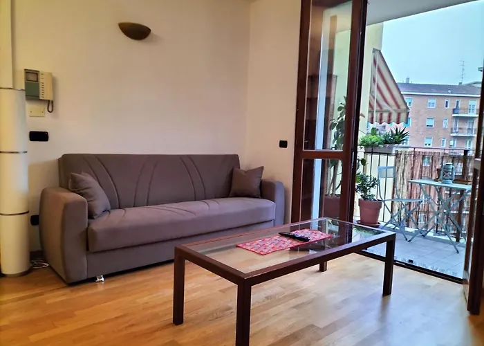 Big Bright Flat In Close To Loreto Square דירה