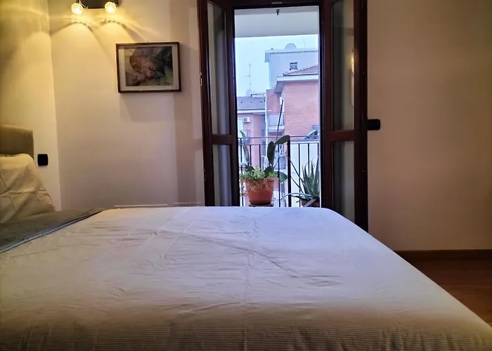 Big Bright Flat In Close To Loreto Square *