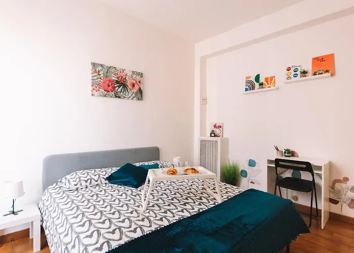 San Siro-duomo Wi-fi & Netflix アパート *