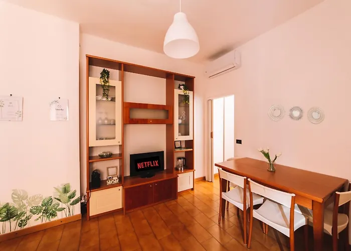 San Siro-duomo Wi-fi & Netflix アパート