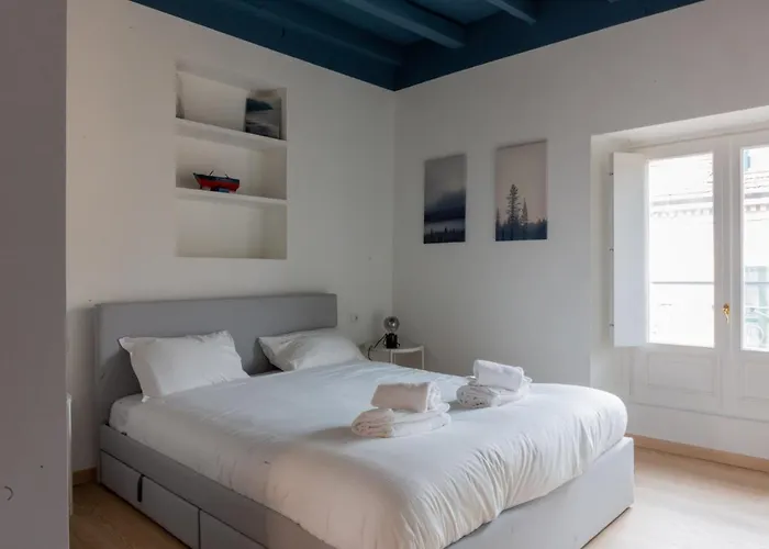 Easylife - - Ferrari 9 - Navigli * Милан