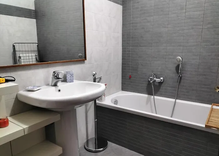 Big Bright Flat In Close To Loreto Square