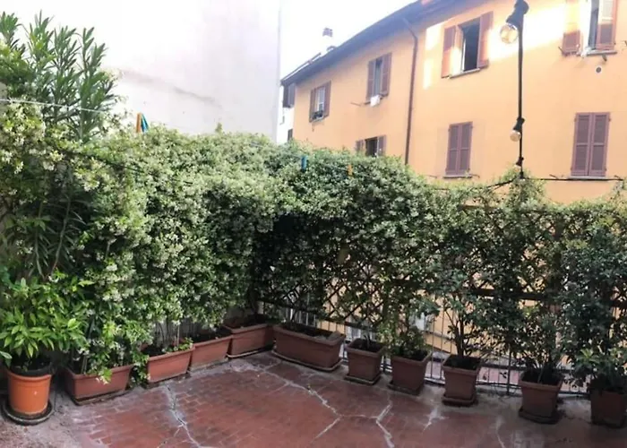 Sempione Yellow Apartment