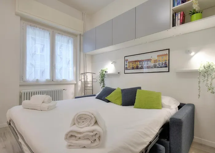 I Host - Cossa 19 * מילאנו