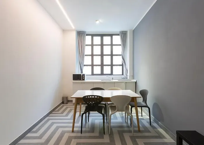 Armani House, Superior In Center Milan