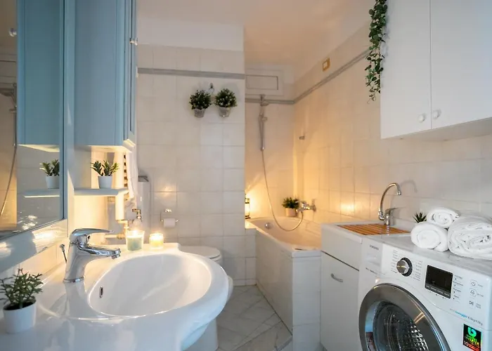 A 10 Min Dal Duomo - Trilocale Moderno Con 3 Letti E 2 Bagni In Citta Studi