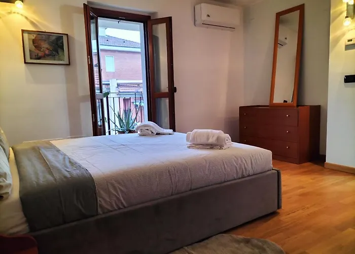 Big Bright Flat In Close To Loreto Square *