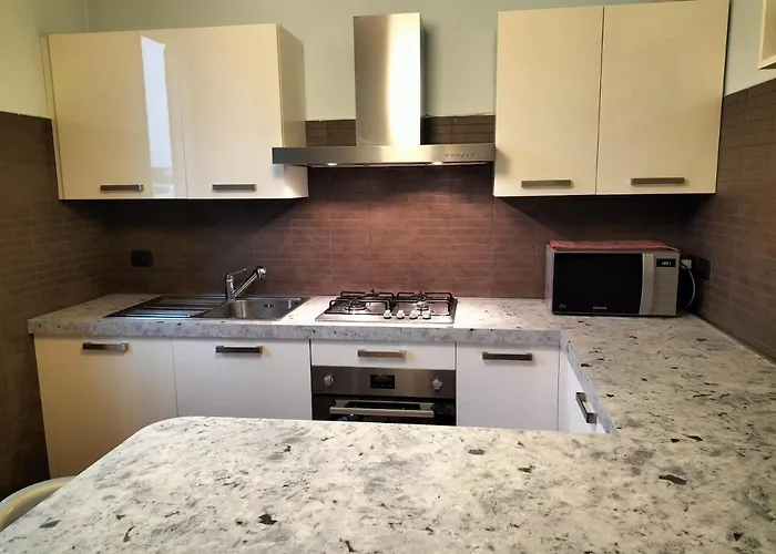 Big Bright Flat In Close To Loreto Square *