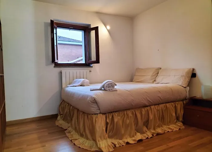 Big Bright Flat In Close To Loreto Square * Milánó