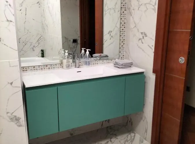 Stanza In Zona Solari In Incantevole *