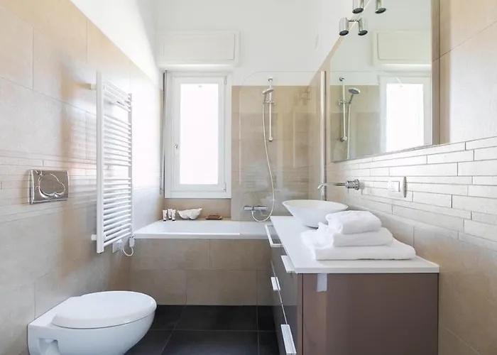 Sant'ambrogio Elegance Apartman *