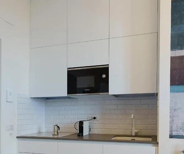 Bnbutler - Schiaparelli