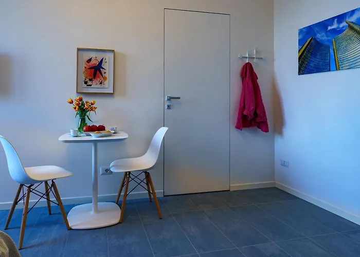 Bnbutler - Schiaparelli * Milano