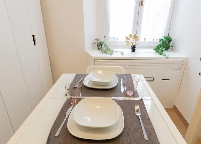 Apartament I Host - Alessi 10 *