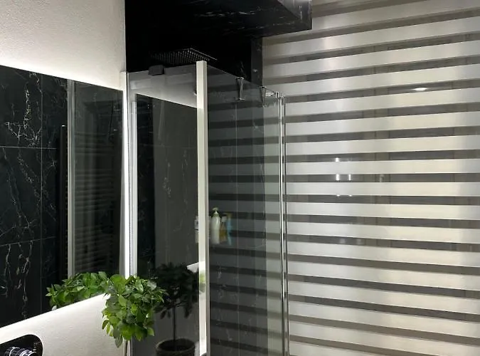 Luro - Fondazione Prada - Metro M3 Appartement