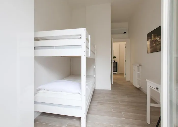 Lovely - Lovely Porta Romana