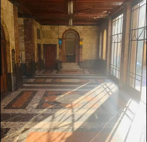 Station Group - Via Sammartini 15 Gæstehus 4*