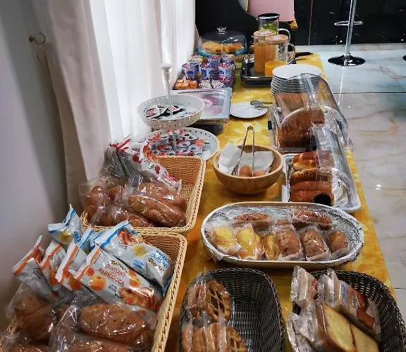 Station Group - Via Sammartini 15 4*