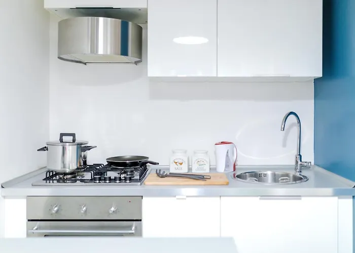 Porta Venezia • Duomo Wi-fi • Netflix • Metro * Milan