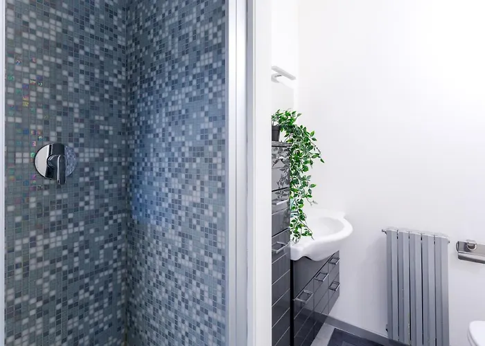 Porta Venezia • Duomo Wi-fi • Netflix • Metro