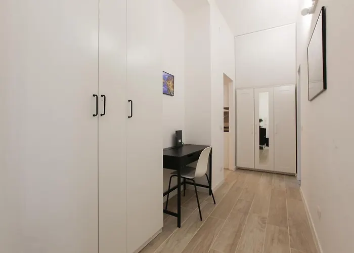 Lovely - Lovely Porta Romana