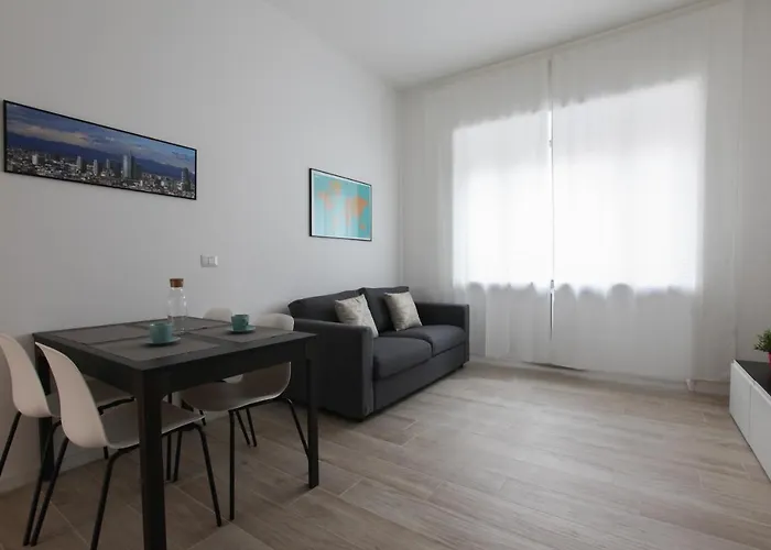 Lovely - Lovely Porta Romana