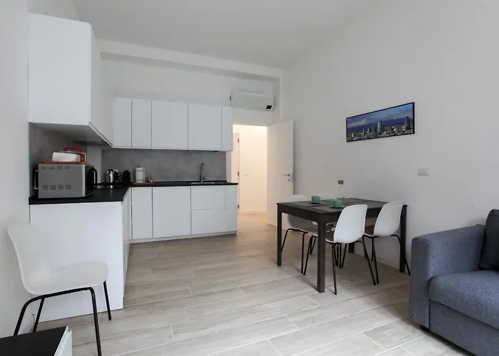 Lovely - Lovely Porta Romana Milan