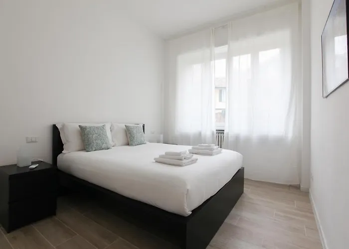 Lovely - Lovely Porta Romana Apartment *