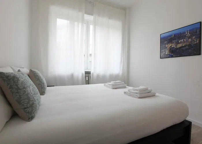 Lovely - Lovely Porta Romana Apartment *