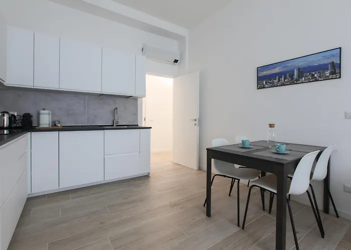 Lovely - Lovely Porta Romana Apartment