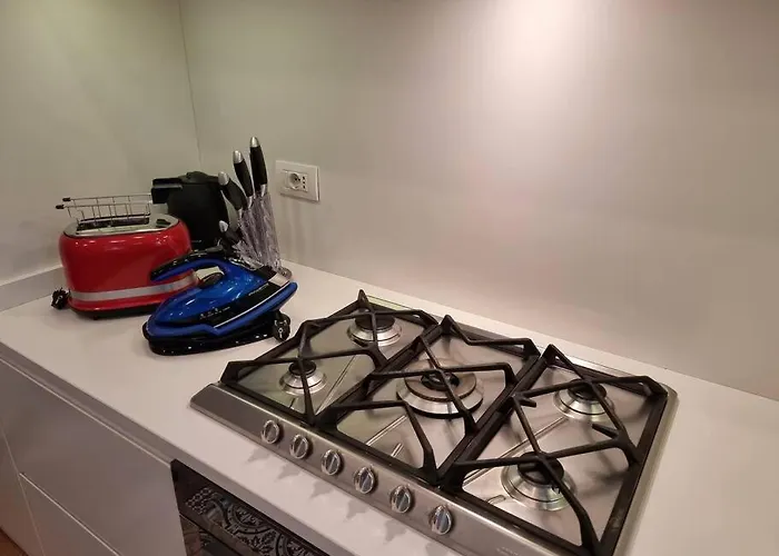 Gazzana Corner House *