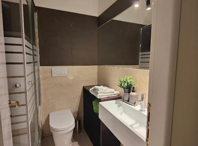 Apartment Designed Pop 2 Bedrooms, 2 Baths In Center - Wifi, Ac, Steps From Subway M1 And M2, Station And Airport Connected Mailand
