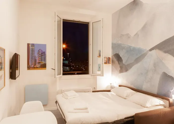 Daire Bnbutler - Schiaparelli *