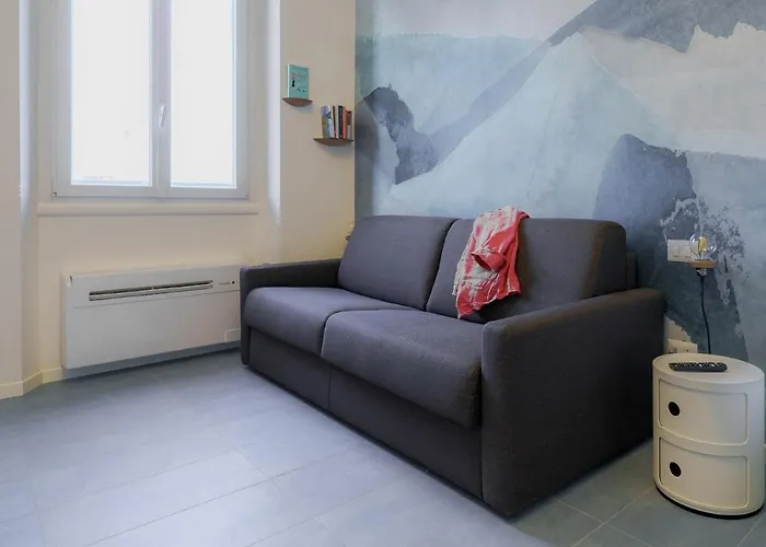 Bnbutler - Schiaparelli *