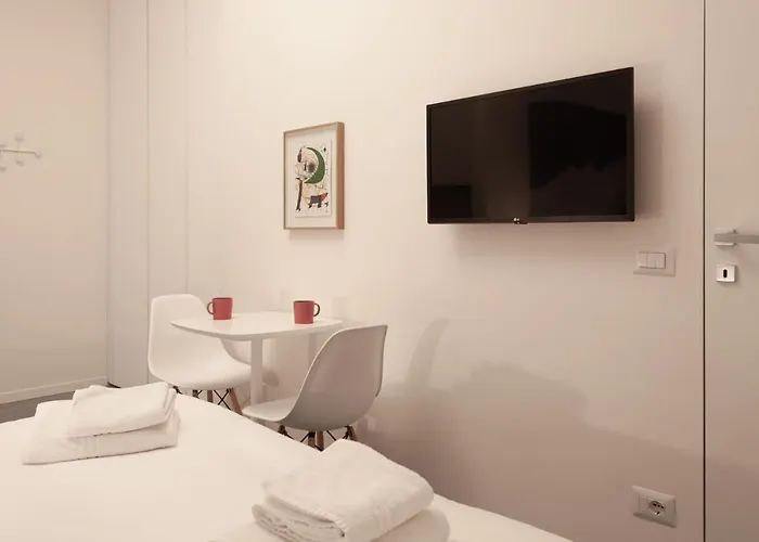 Bnbutler - Schiaparelli Daire