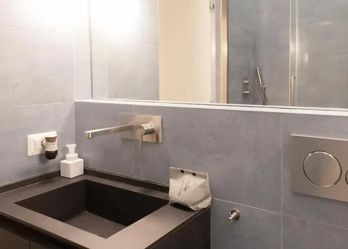 Bnbutler - Schiaparelli * Milano