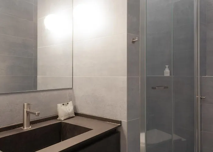 Daire Bnbutler - Schiaparelli *