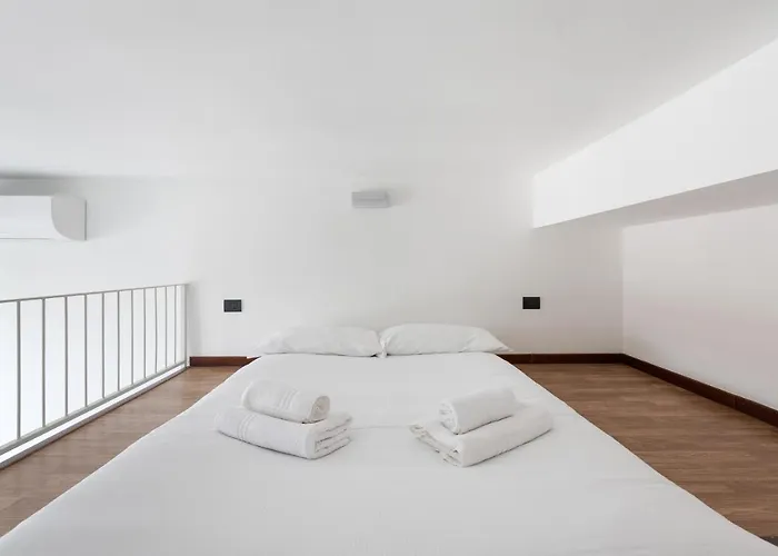 Guesthost - Apts Milano-corso Magenta Lejlighed *