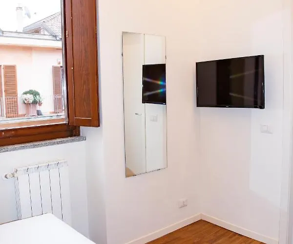 Easy - And Navigli Milano